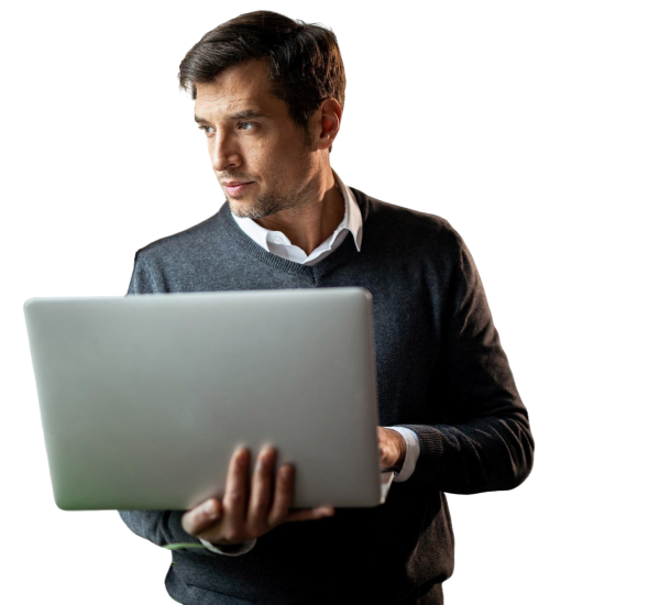 empresario-com-laptop-parado-na-janela-e-sonhando-acordado-enquanto-olha-atraves-dela